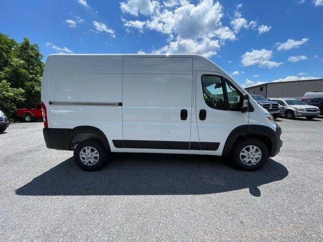 2024 Ram ProMaster Cargo Van SLT+