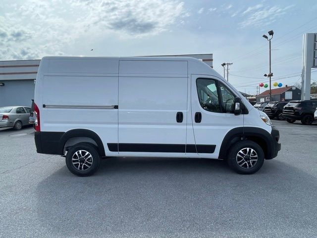 2024 Ram ProMaster Cargo Van SLT