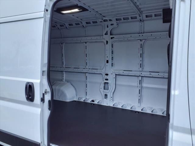 2024 Ram ProMaster Cargo Van SLT+