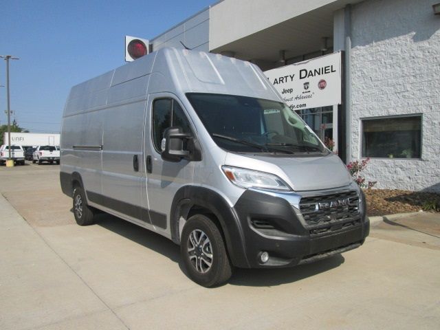 2024 Ram ProMaster Cargo Van SLT+