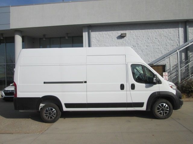 2024 Ram ProMaster Cargo Van SLT+