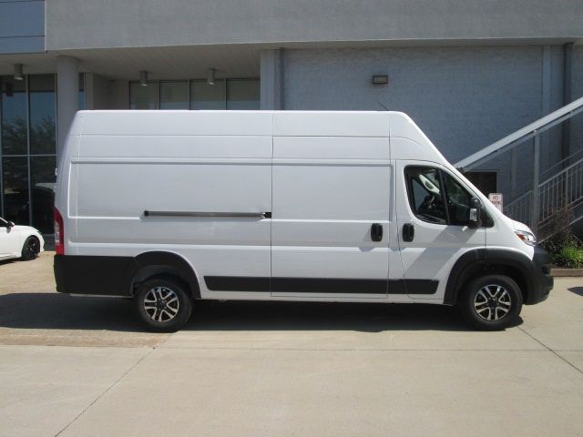 2024 Ram ProMaster Cargo Van SLT+