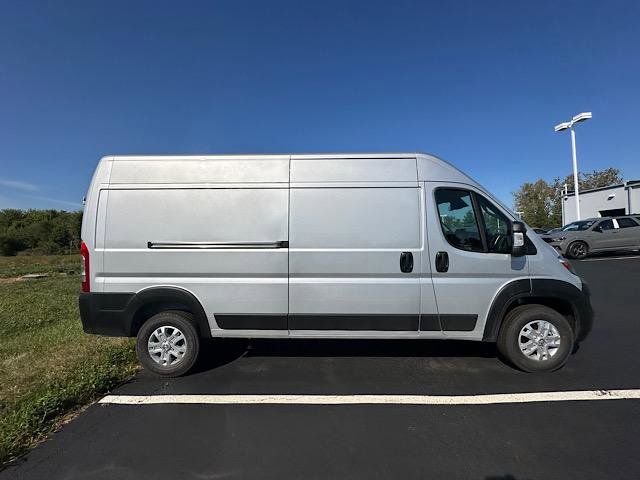 2024 Ram ProMaster Cargo Van SLT+