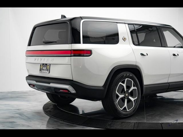 2024 Rivian R1S Adventure