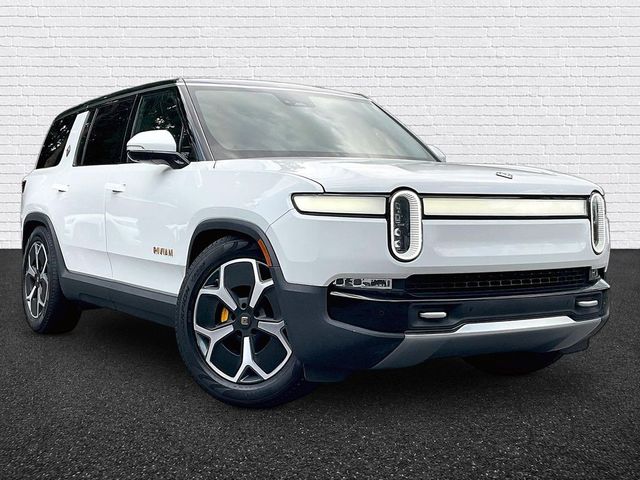 2024 Rivian R1S Adventure