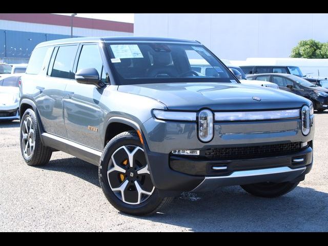2024 Rivian R1S Adventure