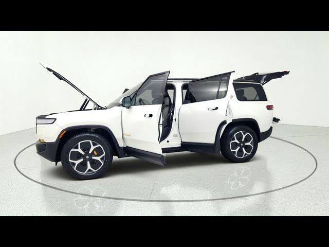 2024 Rivian R1S Adventure