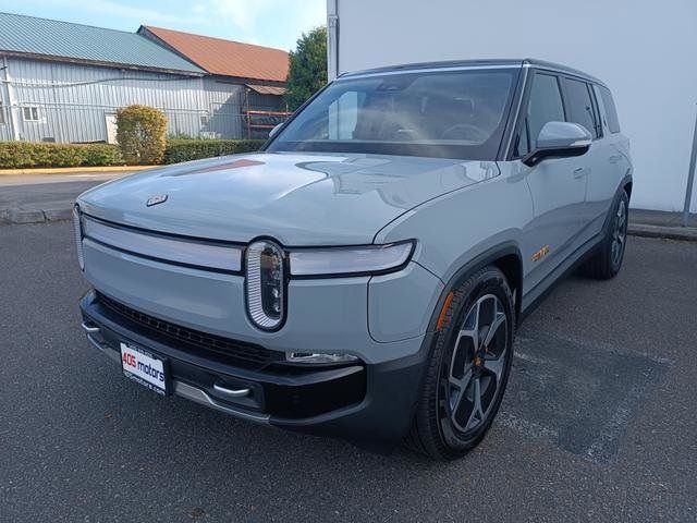 2024 Rivian R1S Adventure