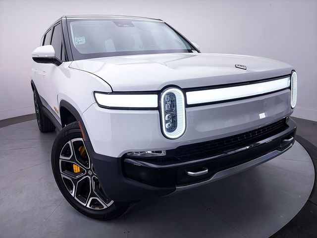 2024 Rivian R1S Adventure