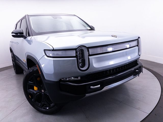 2024 Rivian R1S Adventure