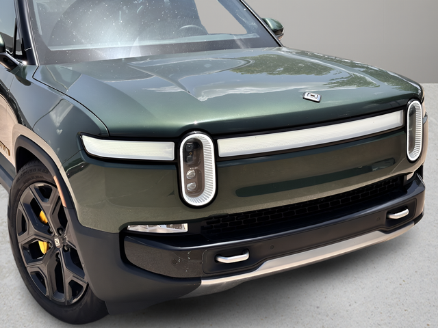 2024 Rivian R1S Adventure