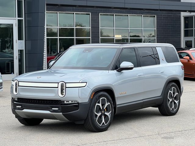 2024 Rivian R1S Adventure