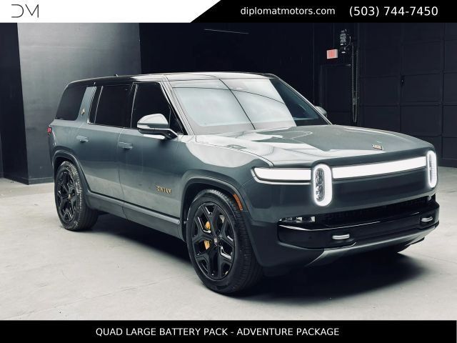 2024 Rivian R1S Adventure