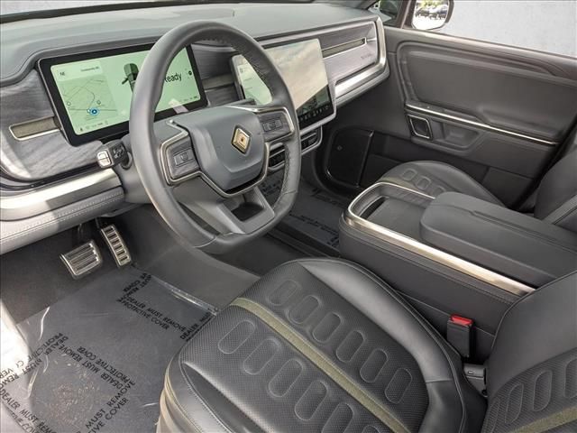 2024 Rivian R1S Adventure