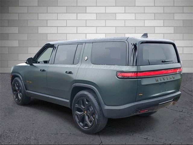 2024 Rivian R1S Adventure