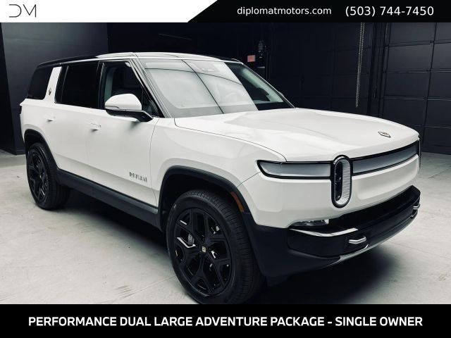 2024 Rivian R1S Adventure