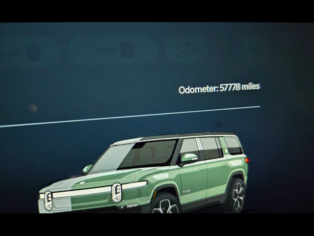 2024 Rivian R1S Adventure