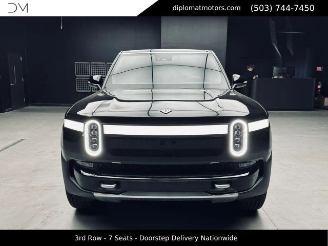 2024 Rivian R1S Adventure
