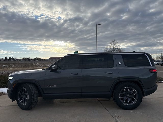 2024 Rivian R1S Adventure