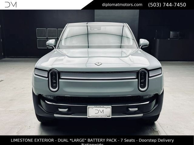 2024 Rivian R1S Adventure