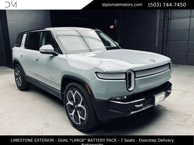 2024 Rivian R1S Adventure