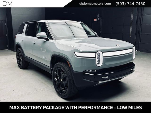 2024 Rivian R1S Adventure