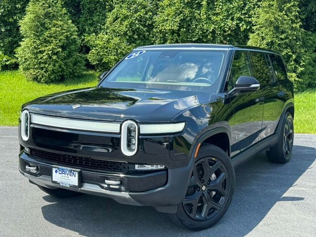 2024 Rivian R1S Adventure