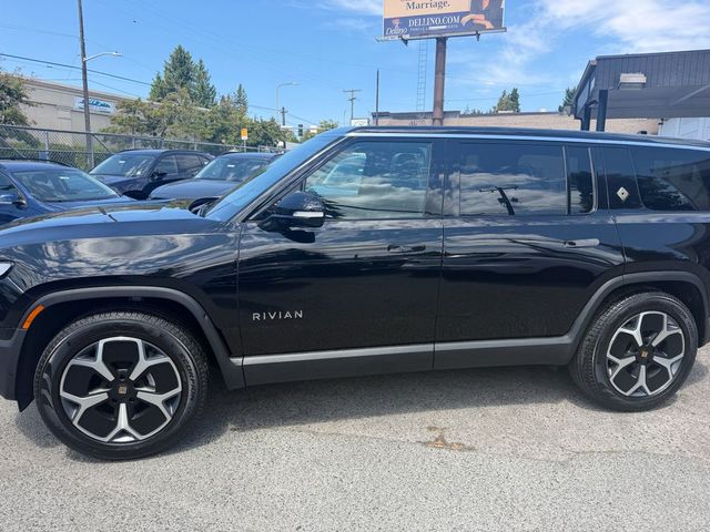 2024 Rivian R1S Adventure