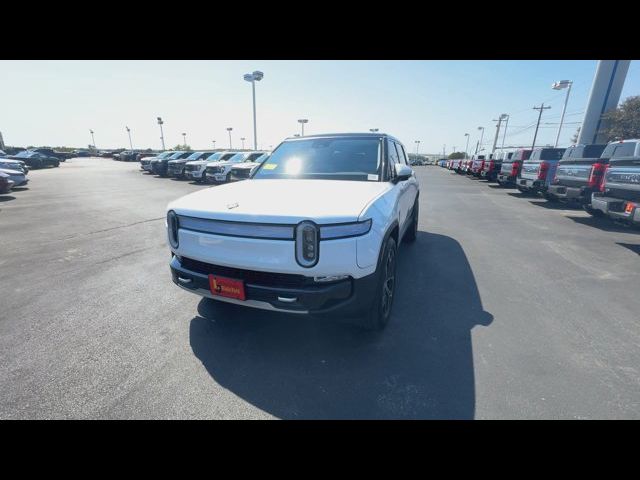 2024 Rivian R1S Adventure