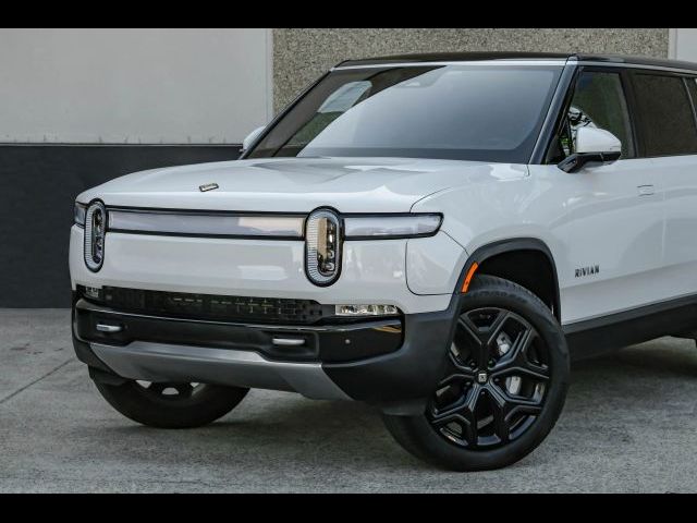 2024 Rivian R1S Adventure