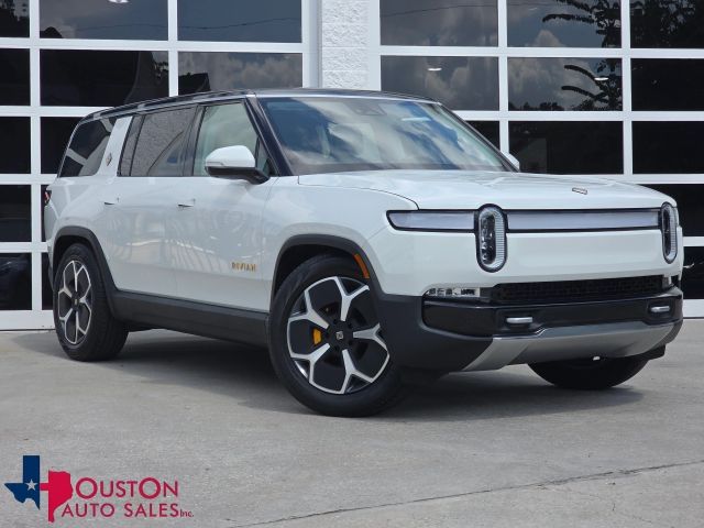 2024 Rivian R1S Adventure