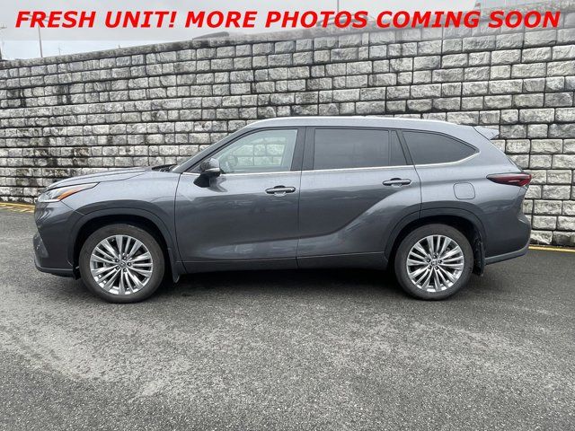 2024 Toyota Highlander Platinum