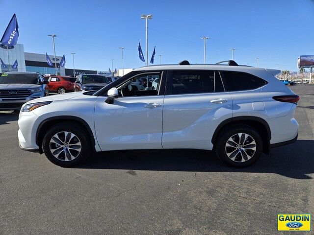 2024 Toyota Highlander XLE