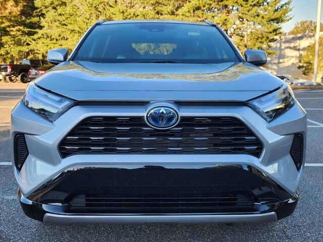 2024 Toyota RAV4 Hybrid SE