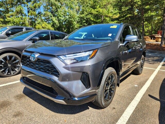 2024 Toyota RAV4 Hybrid SE