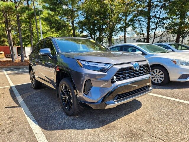 2024 Toyota RAV4 Hybrid SE