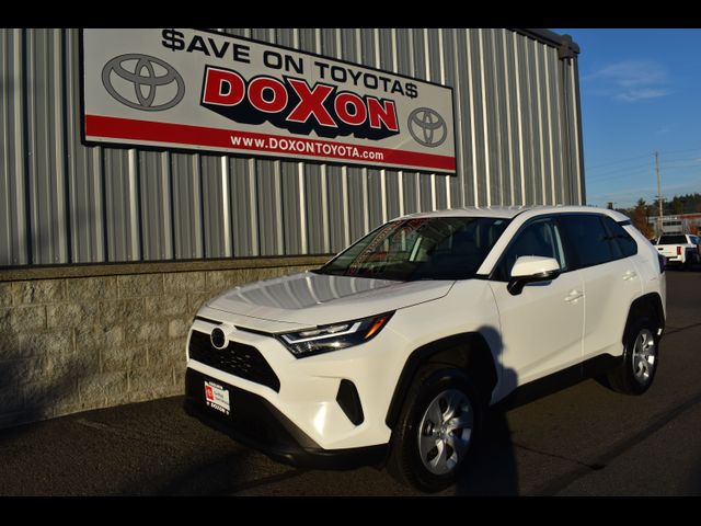 2024 Toyota RAV4 LE