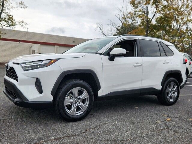 2024 Toyota RAV4 XLE