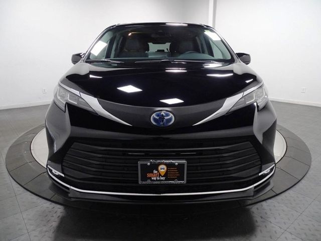 2024 Toyota Sienna XLE