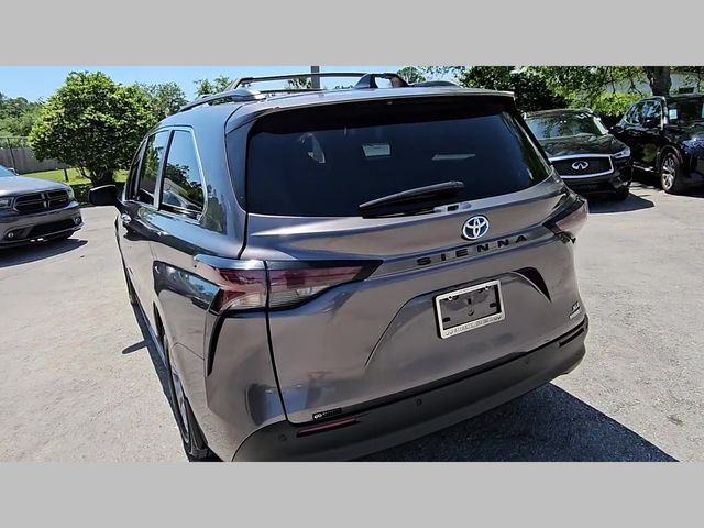 2024 Toyota Sienna XLE