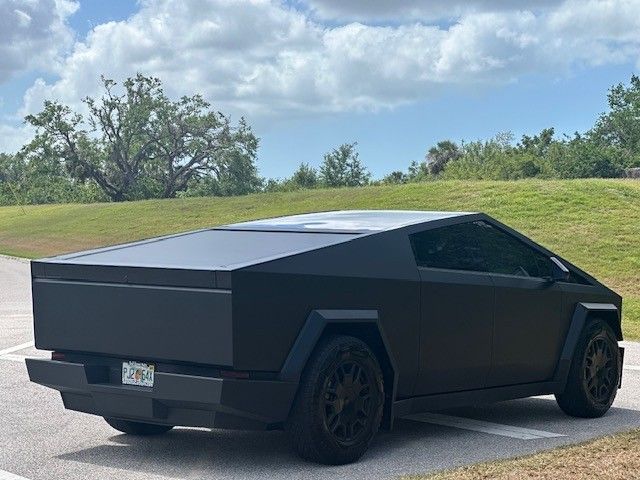 2024 Tesla Cybertruck Base