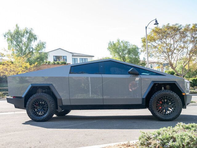 2024 Tesla Cybertruck Base