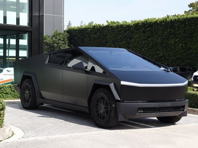 2024 Tesla Cybertruck Base