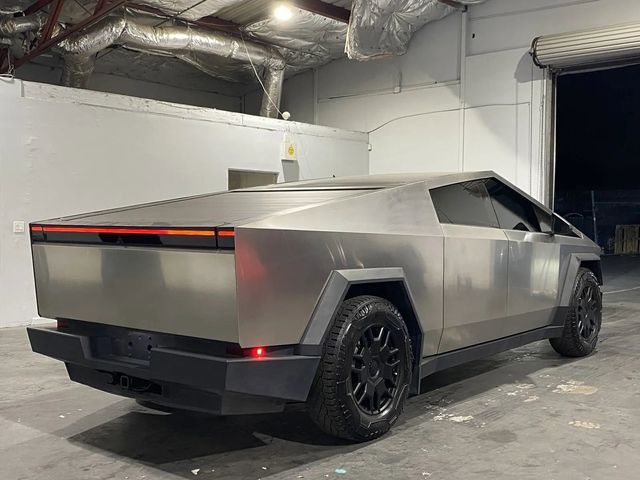 2024 Tesla Cybertruck Base