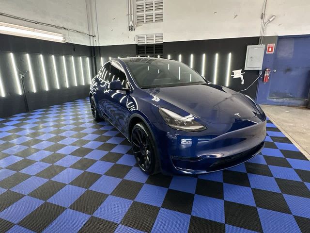 2024 Tesla Model Y Base