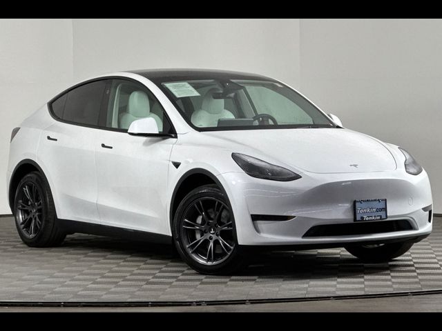 2024 Tesla Model Y Base