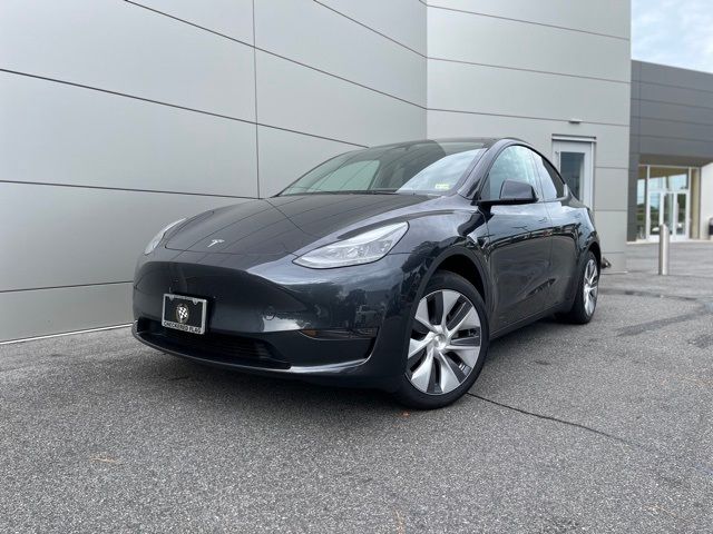 2024 Tesla Model Y Base