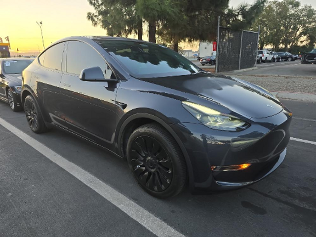 2024 Tesla Model Y Long Range