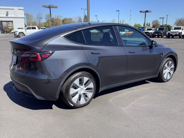 2024 Tesla Model Y Base