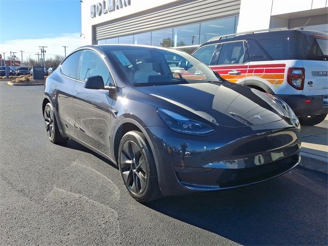 2024 Tesla Model Y Base